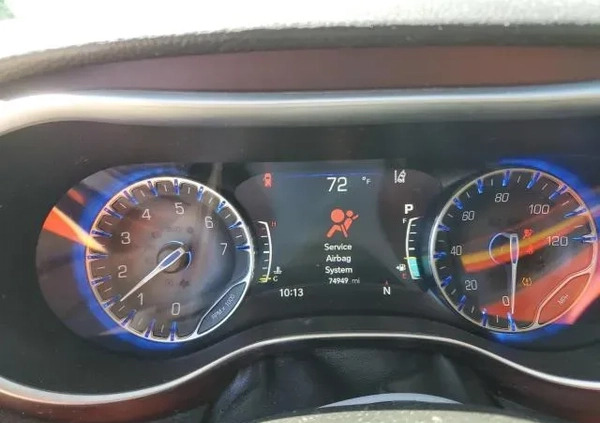 Chrysler Pacifica cena 59000 przebieg: 120592, rok produkcji 2017 z Milanówek małe 67